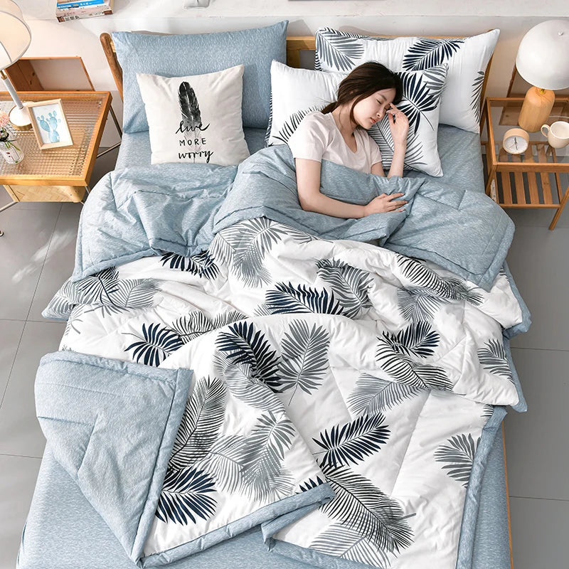 Fashion Skin-friendly Summer Cool Blanket Comfortable Lightweight Air Condition Comforter Machine Washable Quilt for Adults Kids