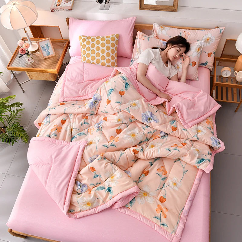 Fashion Skin-friendly Summer Cool Blanket Comfortable Lightweight Air Condition Comforter Machine Washable Quilt for Adults Kids