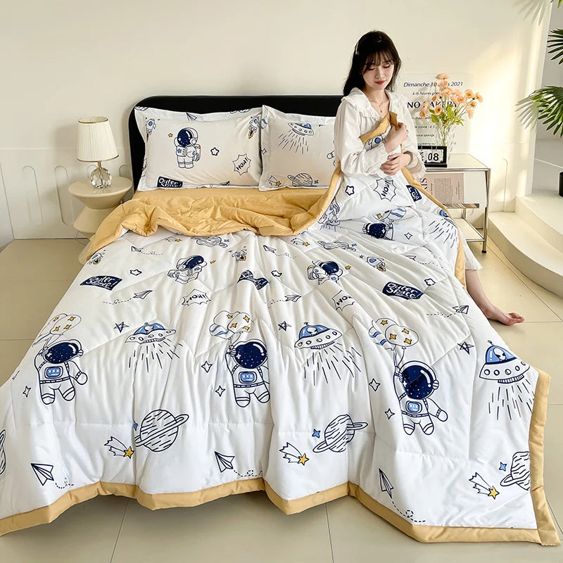 Fashion Skin-friendly Summer Cool Blanket Comfortable Lightweight Air Condition Comforter Machine Washable Quilt for Adults Kids