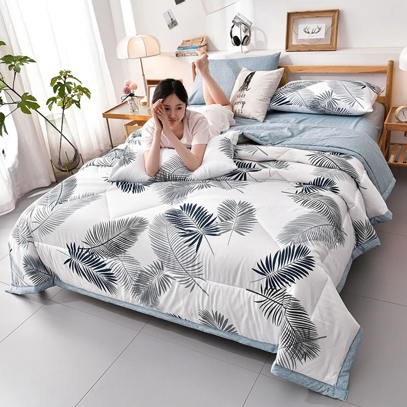 Fashion Skin-friendly Summer Cool Blanket Comfortable Lightweight Air Condition Comforter Machine Washable Quilt for Adults Kids