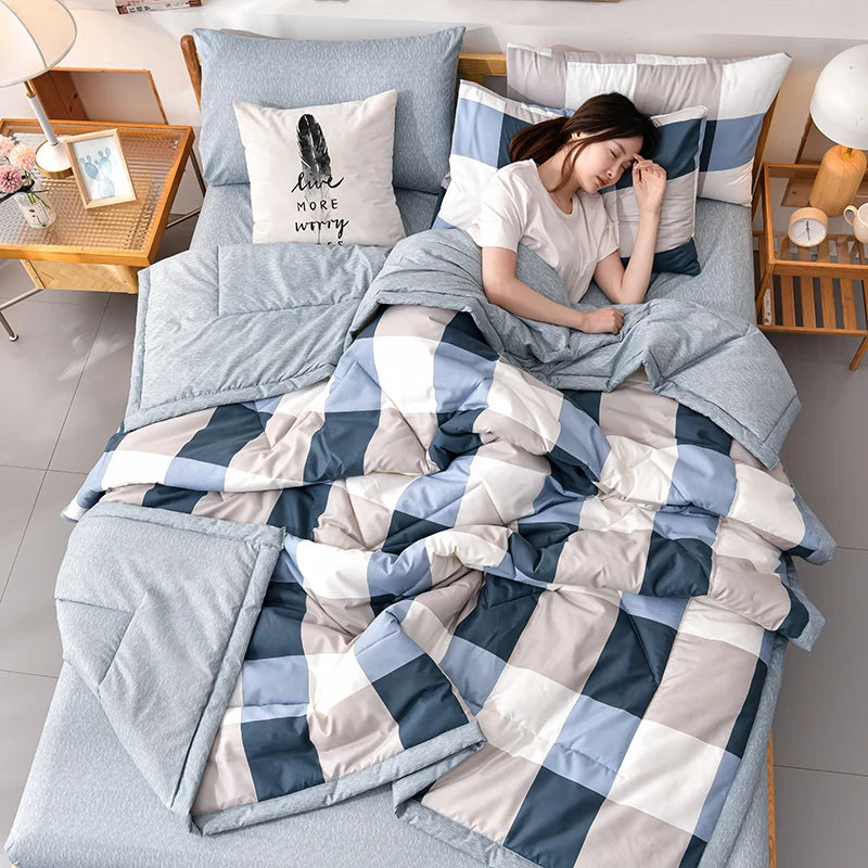 Fashion Skin-friendly Summer Cool Blanket Comfortable Lightweight Air Condition Comforter Machine Washable Quilt for Adults Kids